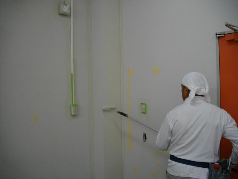 関市内某大学　内部塗装工事