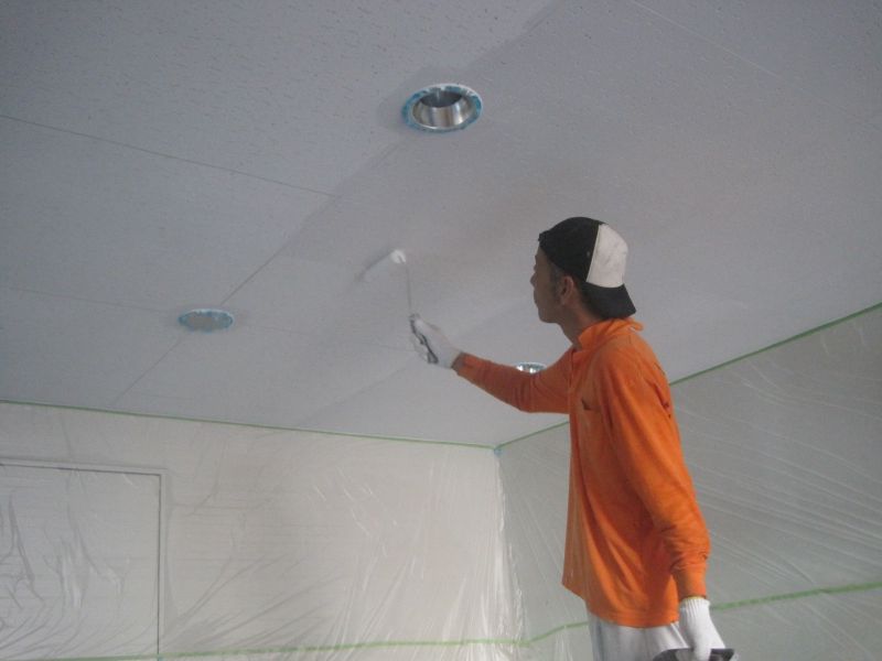 関市某大学廊下　内部天井壁塗装工事