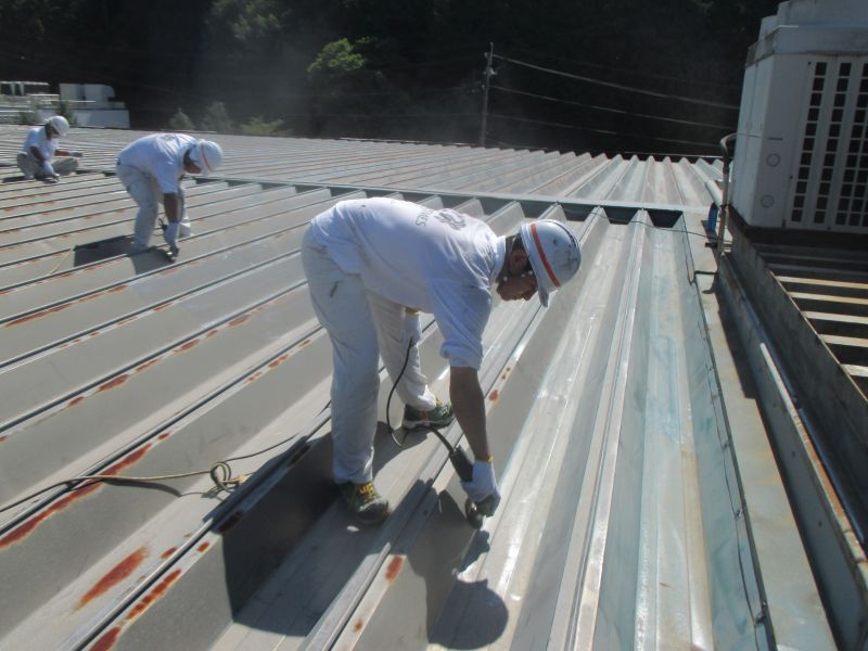 岐阜県関市某企業　工場鋼板屋根塗装工事