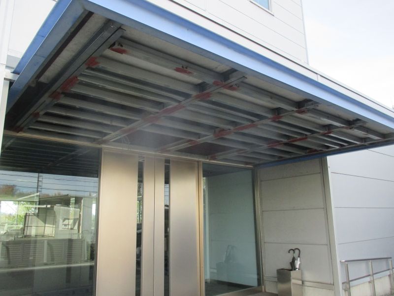 岐阜県可児市　某工場　庇部分　雨漏り修繕工事　防水　天井貼り替え
