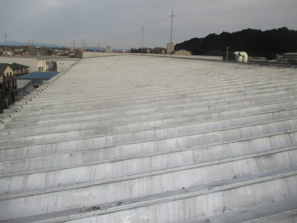 岐阜県関市　工場西面外壁及び鋼板屋根塗装工事