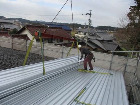 美濃市　車庫改修工事　板金工事