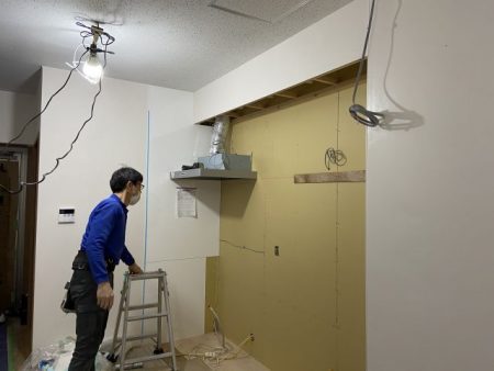 岐阜市　住宅改修工事　キッチン設置工事、建具取付工事