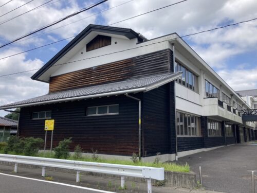 関市安桜小学校外壁改修工事（関役所発注元請工事）