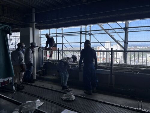 岐阜県岐阜市　商業施設サイネージ取り付け工事